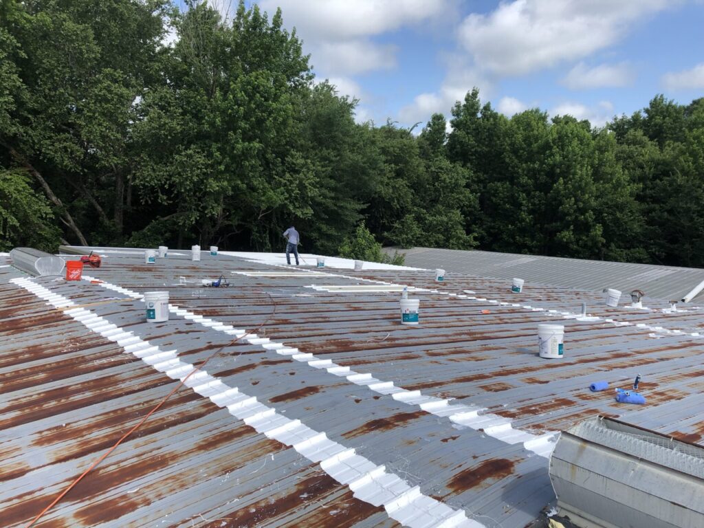 3-coursed horizontal seams with nylon mesh and silicone mastic on the metal roof in Tyler, Texas